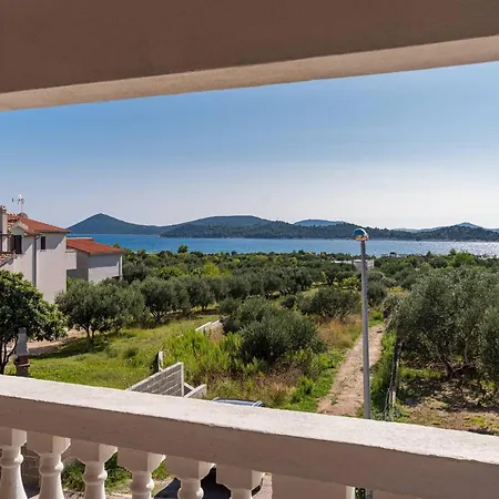 Daire In Tribunj Near Adriatic Sea *