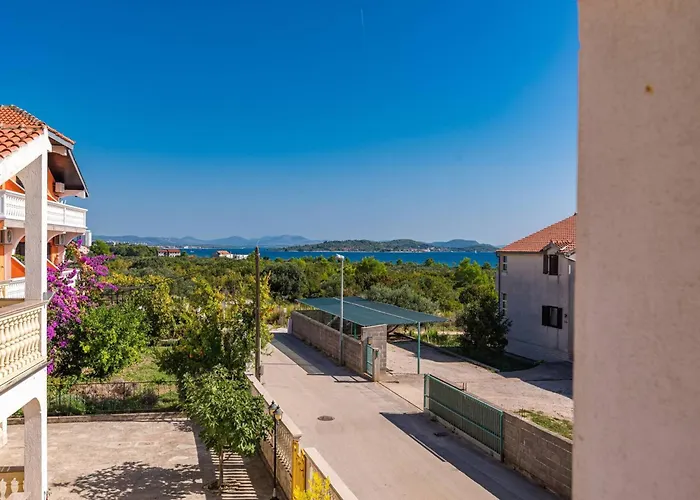 Apartament In Tribunj Near Adriatic Sea