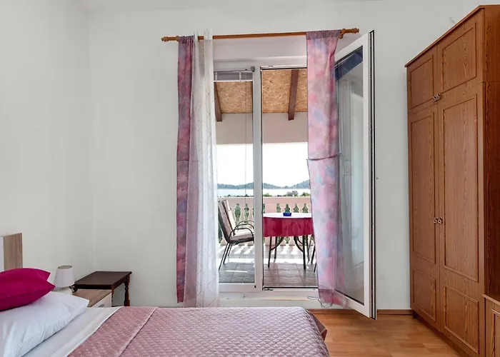 Appartement In Tribunj Near Adriatic Sea Tribalj