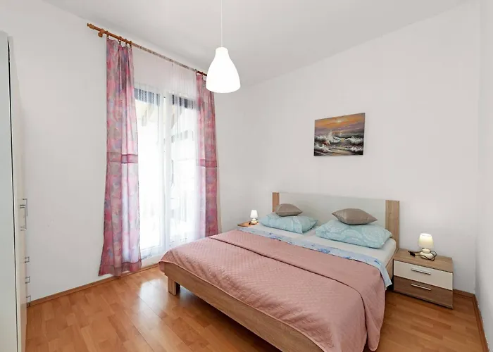 Apartament In Tribunj Near Adriatic Sea